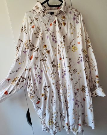 Bluse mit Blütenprint 56/58 Leinen/Viskose neuwertig Ab 9.-