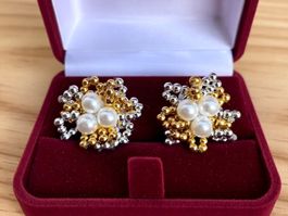 Elegante Blumen Ohrstecker Gold Weiß - Handgemacht - Unikat