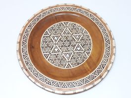 Holzteller, Mosaikdekor -Assiette en bois, décor en mozaïque