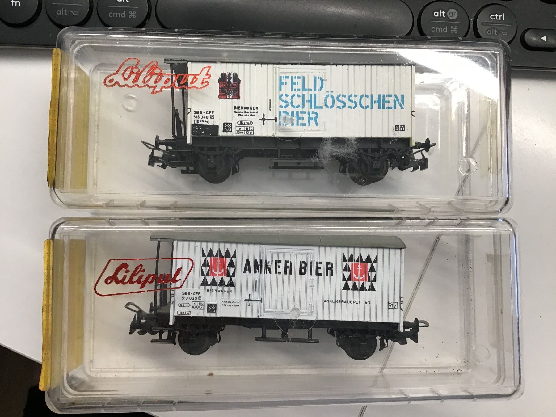 Liliput Modellini di ferrovie: 2X Liliput Bierwagen SBB CFF FFS Feld Schlösschen Anker – Usato da Männedorf venduto da Modelle-aller-Art 2