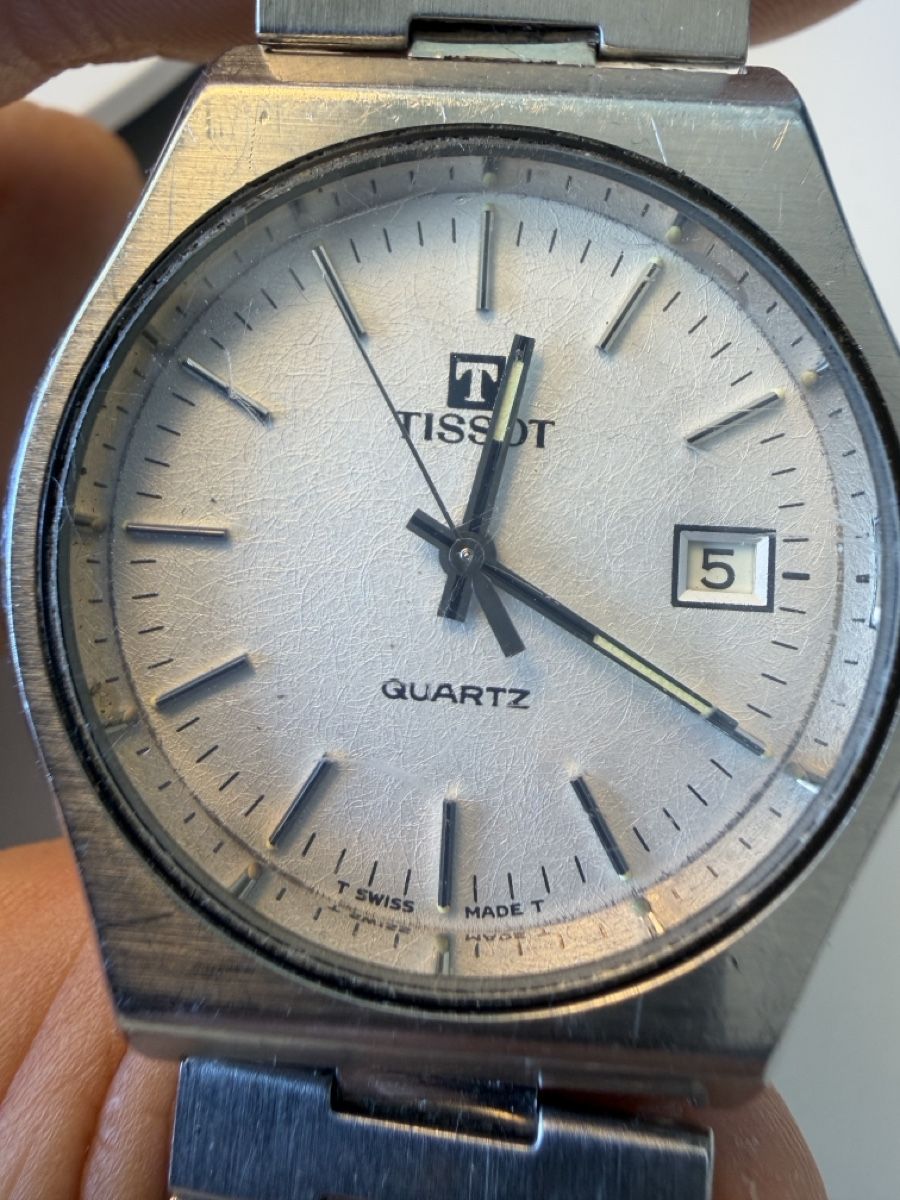 Tissot Orologi: Tissot Quartz Uhr textured dial – Usato da Zürich venduto da Rocola26 2