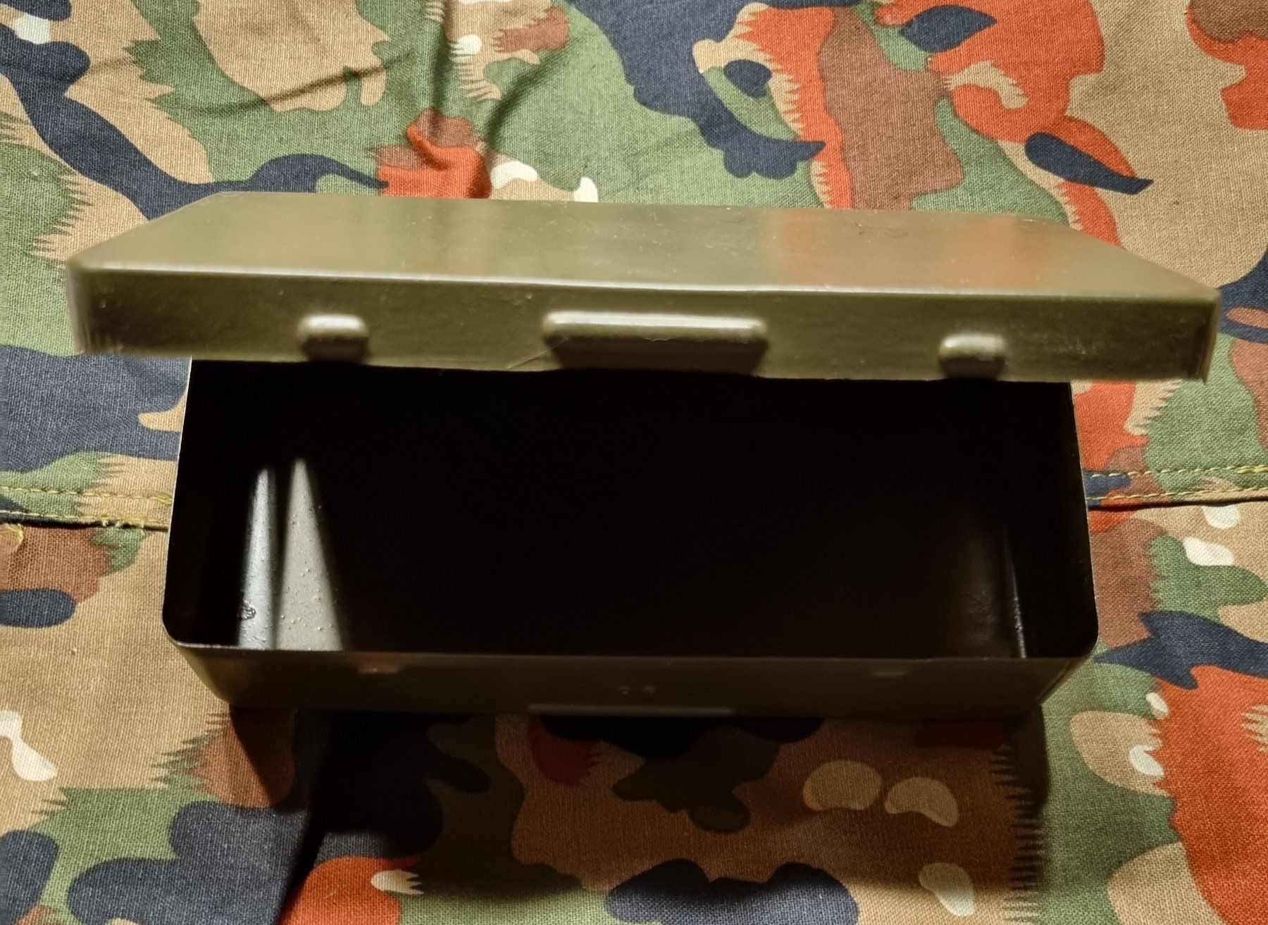 Attrezzatura & Pezzi di ricambio: Blechbox für Taschenmunition K31 / GP11. – Usato da Burgistein venduto da maia13 1