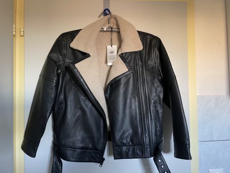 Veste en cuir Object avec fourrure, T.36 NEUVE