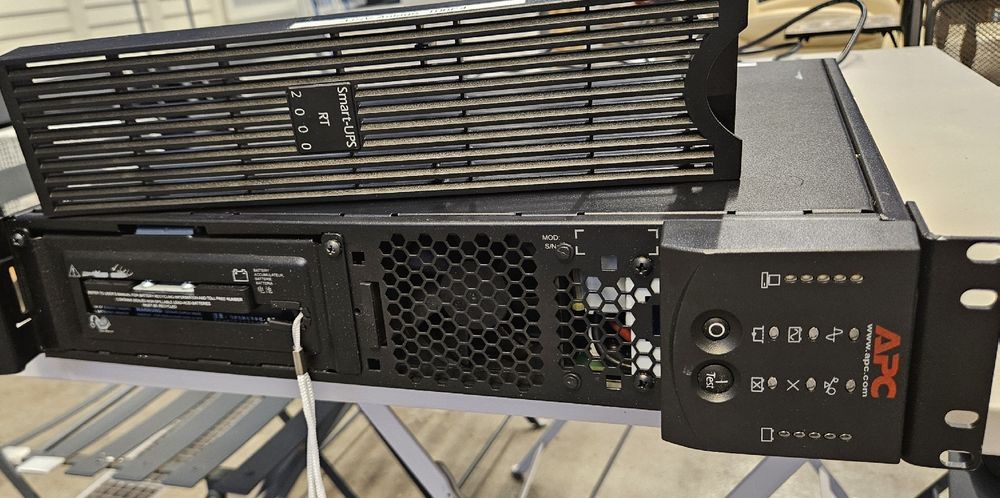 APC; smart-UPS, RT2000 server. (Art;1487) (Gebraucht) in Rorschach für ...