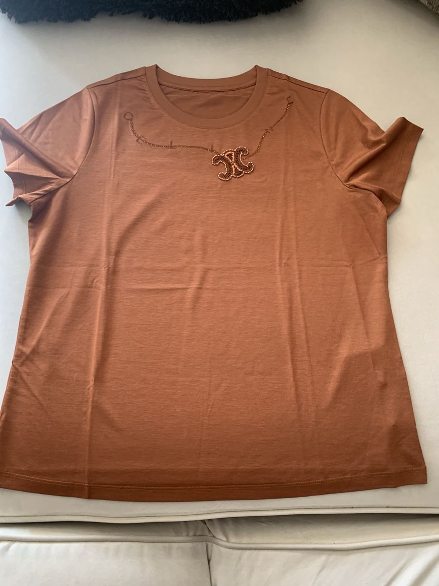 Celine T-shirts: Celine T-Shirt  – D'occasion à Bergdietikon par zor_856j