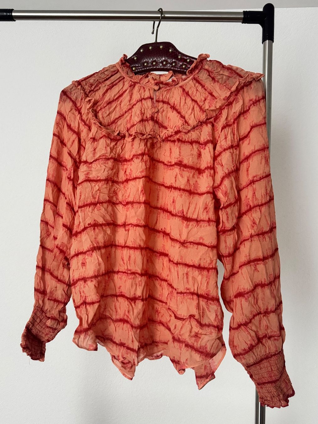 Chemisiers: Second Female Bluse Gr. M Batik orange rosa Top – D'occasion à Gibswil par Engelsgleich 1