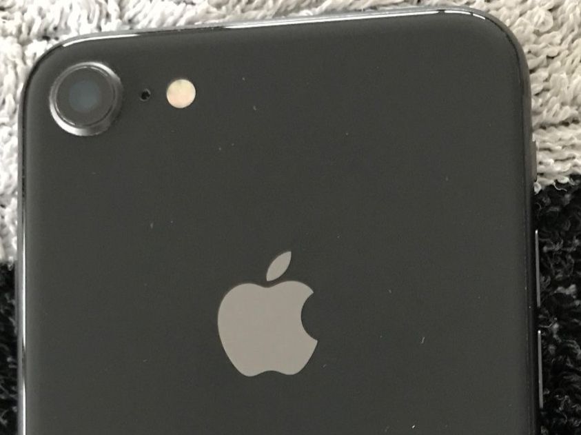 Apple Telefoni cellulari / Smartphones: iPhone 8, 64GB, Schwarz Incl. Panzerglas+Cover – Usato da Niederteufen venduto da mix18 6