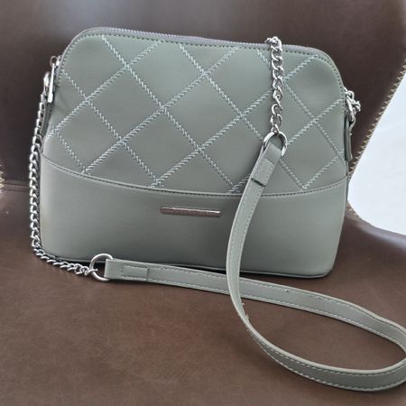 Umhängetasche Damen olivgrüne Steppmuster mit Kette neu