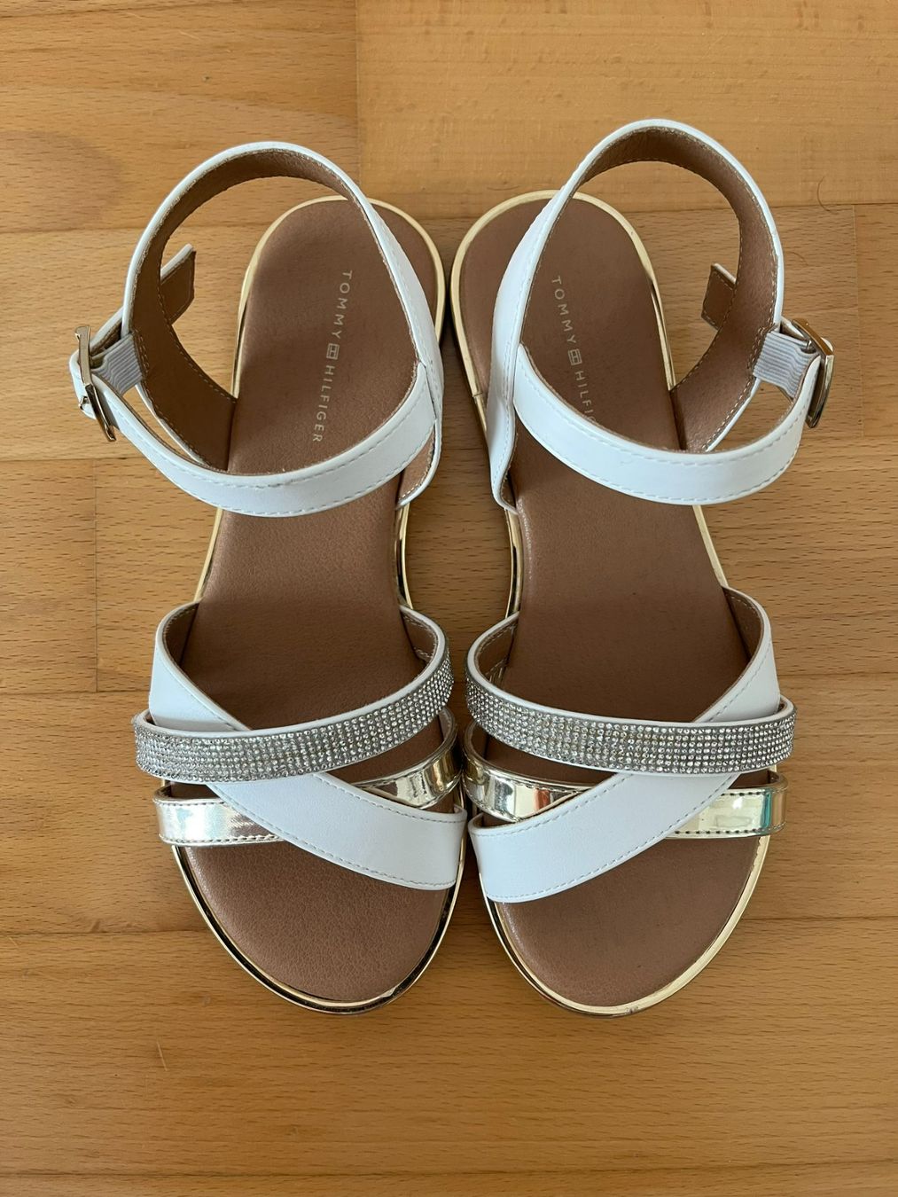 Tommy Hilfiger Scarpe per ragazze: Sandalen Mädchen Tommy Hilfiger Gr. 35 – Usato da Muttenz venduto da Juvenile33