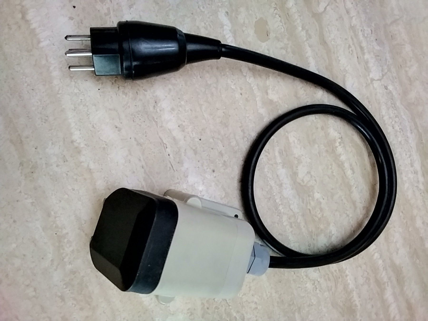 Unità & Adattatore: Rallonge adaptateur 380 Volts – Usato da Courgenay venduto da Lolam