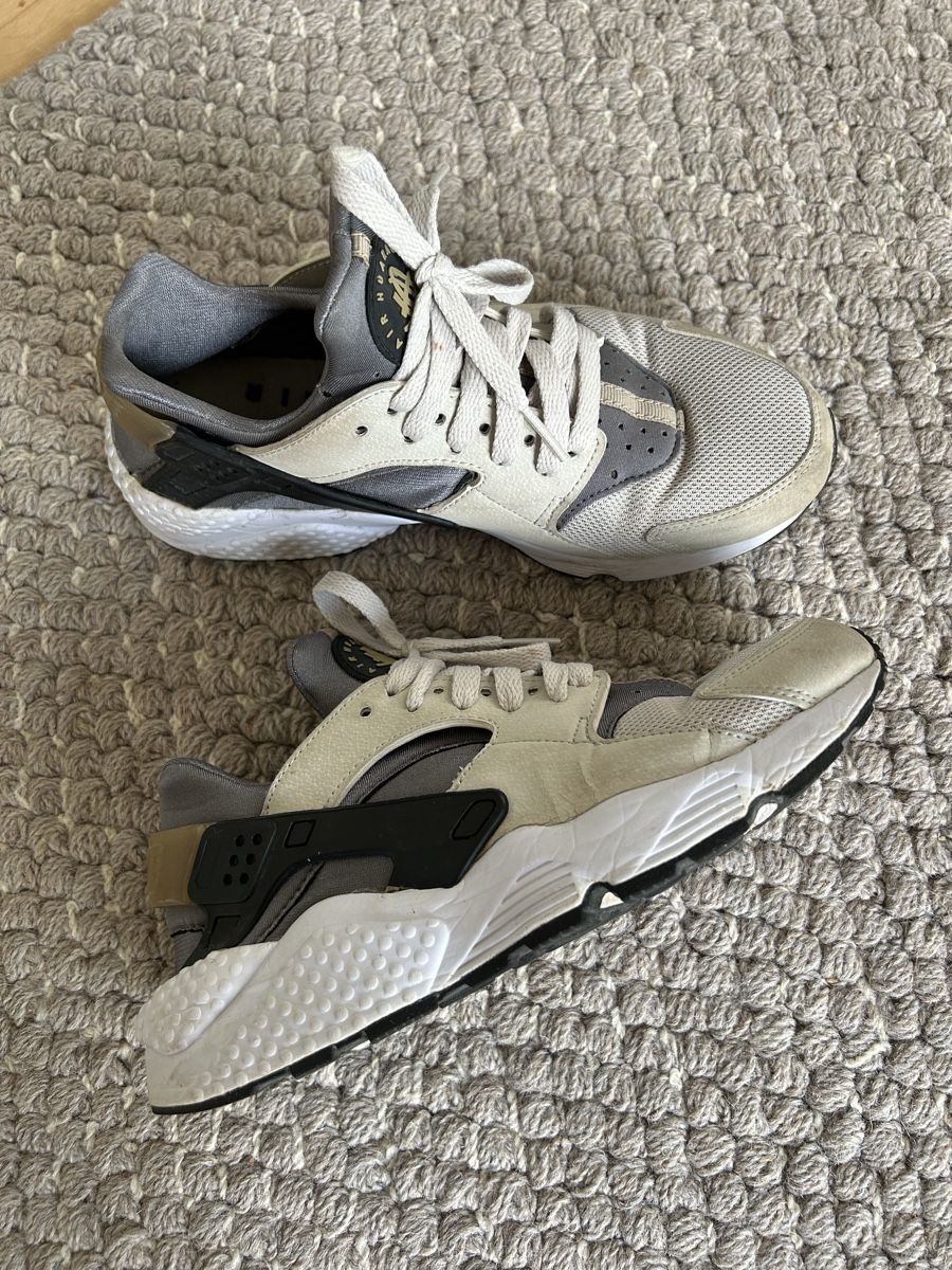 Nike Scarpe da uomo: Nike Huarache Sneaker – Usato da Jona venduto da Valeria99_
