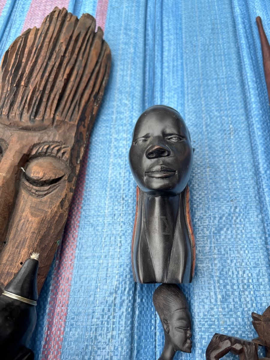 Statuette: 7 Afrikanische Kunstwerke Holz – Usato da Kriens venduto da Wundertuete17 4