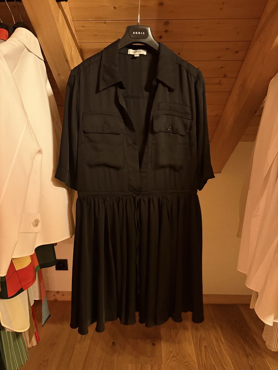 Vestiti: Satin Dress  – Nuovo (secondo la descrizione) da Dürnten venduto da thecloset
