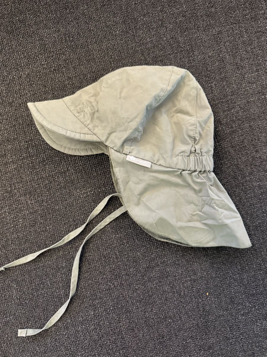 Sterntaler Altro abbigliamento per bambino: Sonnenhut Kinder Grösse 49 mit Nacken-Schutz – Usato da Oberdorf SO venduto da fani05