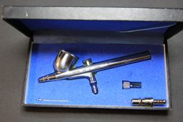 Airbrush Pistole Iwata HP-C inklusive Etui und Zubehör