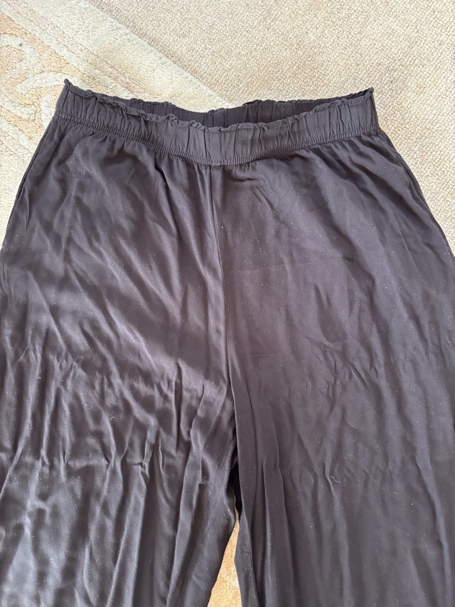 H&M Pantaloni: Stoffhosen – Usato da Eggersriet venduto da car_w5cl 1