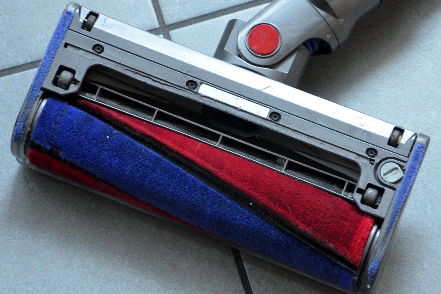 Dyson Staubsauger & Zubehör: Dyson V7 Staubsauger / aspirateur – Gebraucht aus Collonges von arashee 3