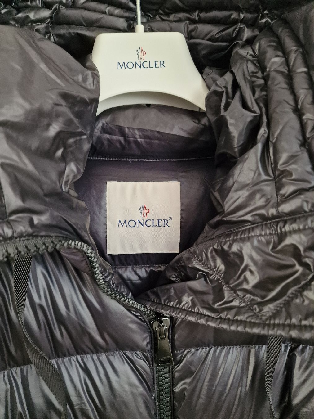 Moncler Jacken: Doudoune longue Moncler "Suyen" – Neu (gemäss Beschreibung) aus Yverdon-les-Bains von Scmps 1