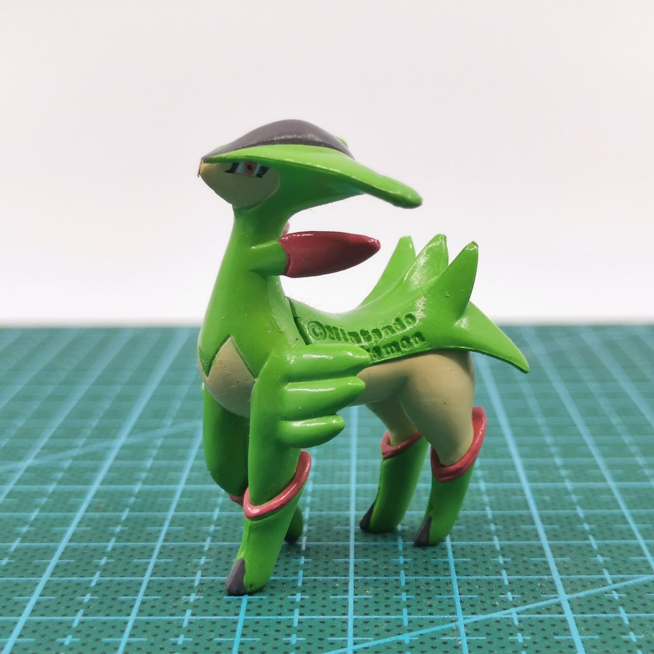 Nintendo Statuette: Figurine Pokemon Viridium Nintendo – Usato da Lutry venduto da Brocantosaurus