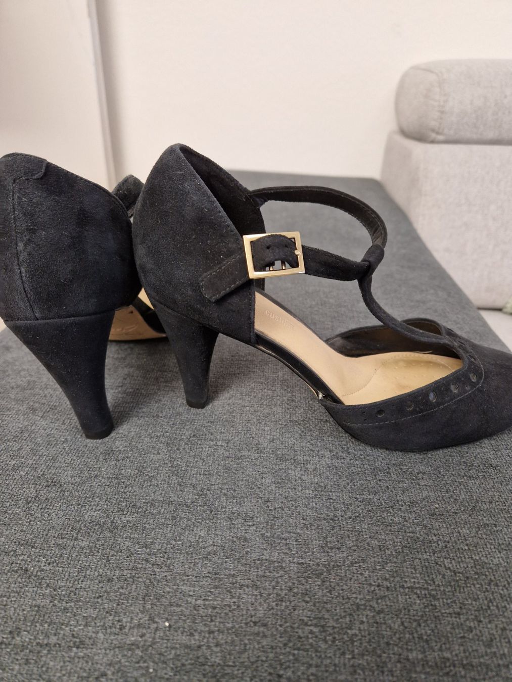 Clarks Damenschuhe: Elegante Clarks Wildlederschuhe Gr. 38 – Neu (gemäss Beschreibung) aus Glattbrugg von mas_75t2 5