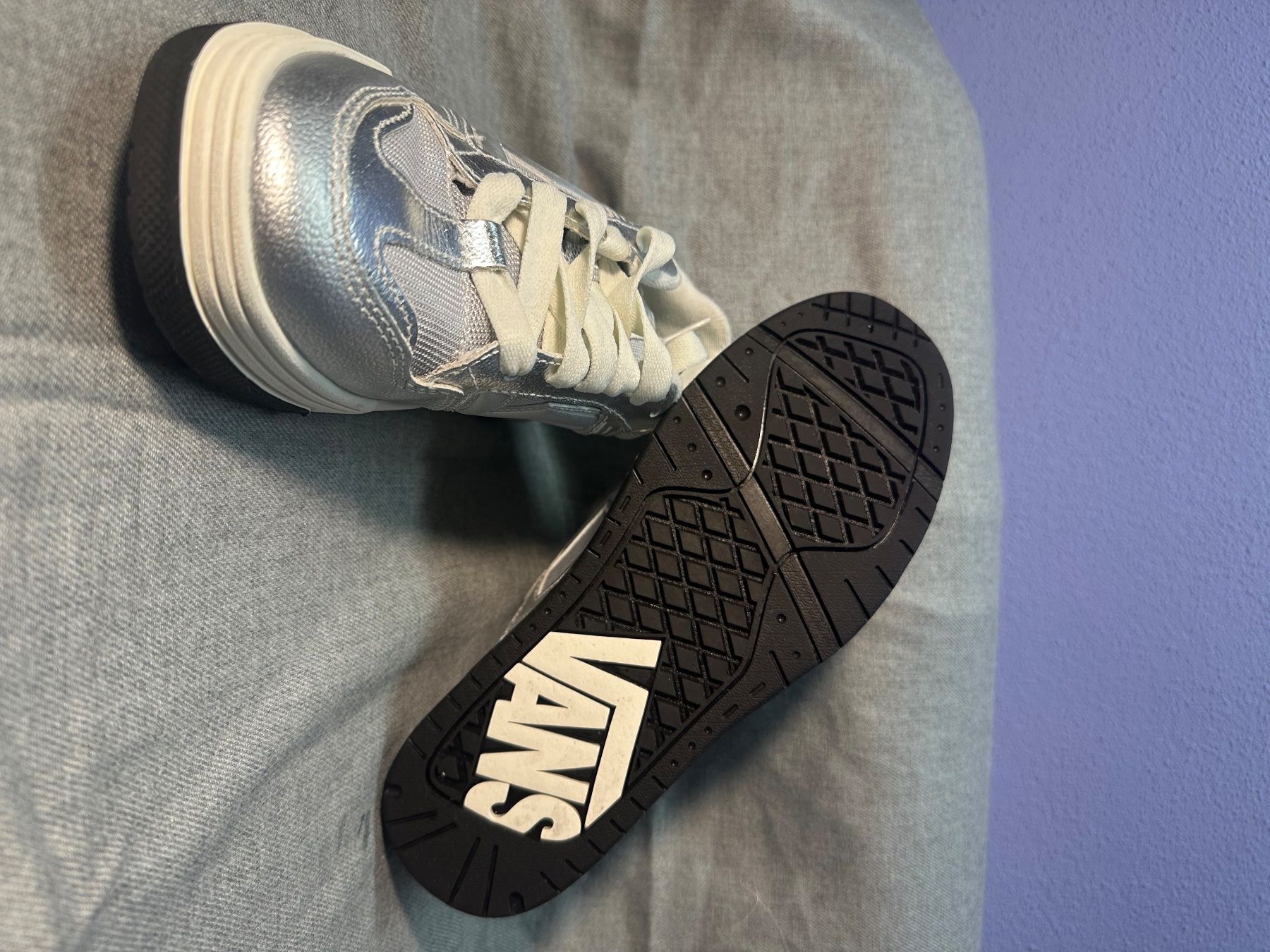Vans Scarpe da uomo: Vans Upland dans le coloris Metallic Silver – Nuovo e nell'imballaggio originale da Onex venduto da eri_jx6q 4