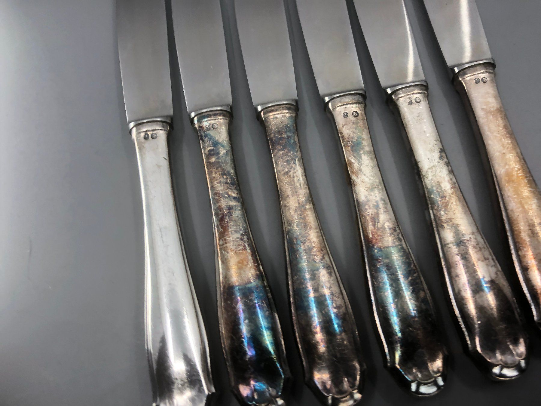 Besteck: 6 Tafelmesser versilbert – Gebraucht aus Basel von Tiabeanie 4