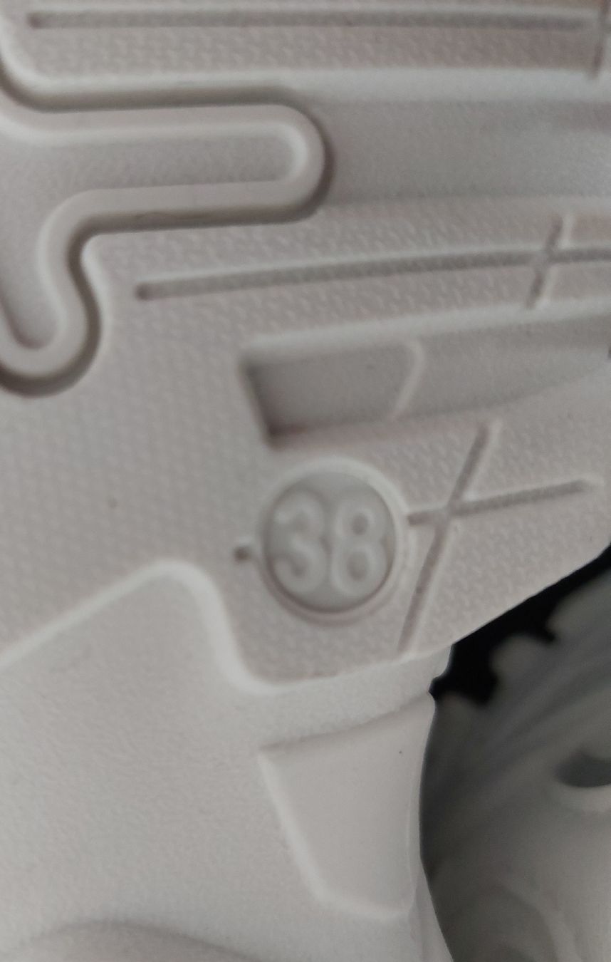 Scarpe da uomo: Neue Trend Sneaker Gr.37 (38) – Nuovo (secondo la descrizione) da Balsthal venduto da Trendline55 5