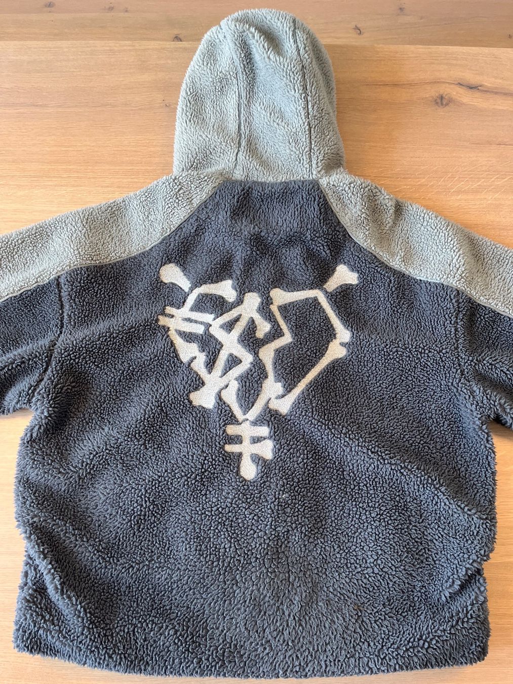 Giacche: Fleece Jacke MoreMoneyMoreLove – Usato da Wil SG venduto da MaurusSi 1