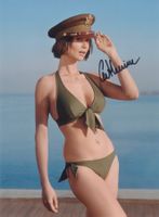 Original Autogramm von CATHERINE BELL auf Großfoto