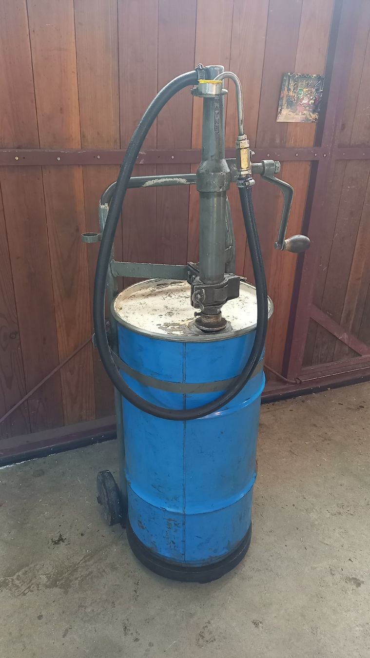 Altre raccolte & rarità: Fasspumpe Ölboy Antik Oldtimer als Deko – Difettoso da Escholzmatt venduto da paedy86 9