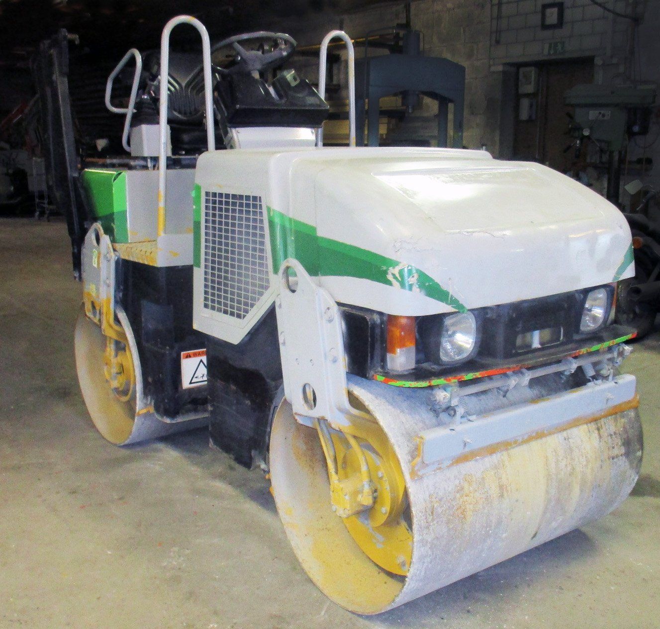 Tutte le macchine: Tandem-Vibrationswalze Caterpillar CB-214D – Usato da Riedtwil venduto da wiederverwendung 1
