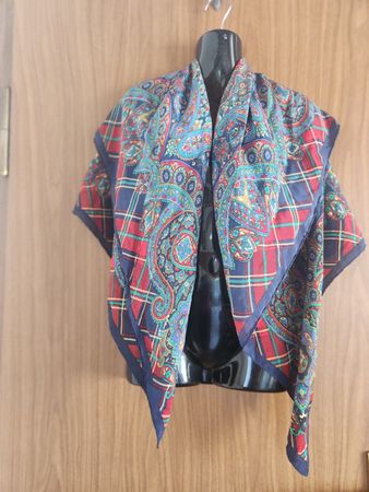 Foulard femme motif cachemire écossais bleu rouge