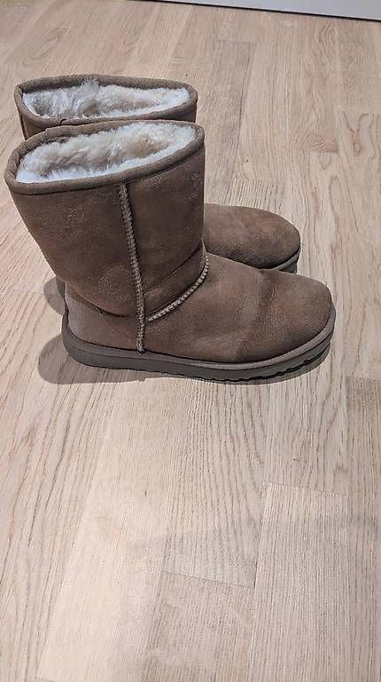 Chaussures femmes: Ugg Boots Grösse 38 – D'occasion à Zürich par nat_zjl8 2