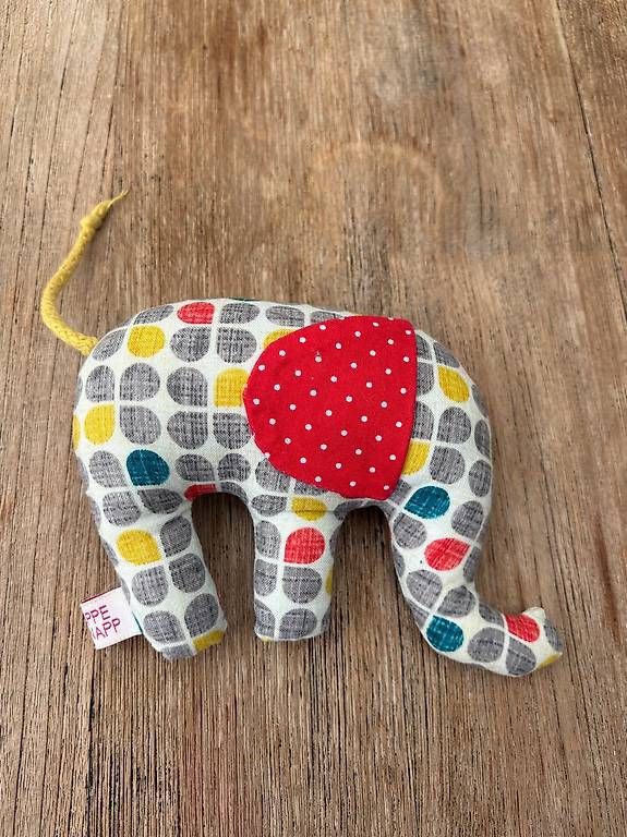 Giocattoli: Plüsch Elefant handgefertigt – Nuovo (secondo la descrizione) da Adligenswil venduto da Johnsepia