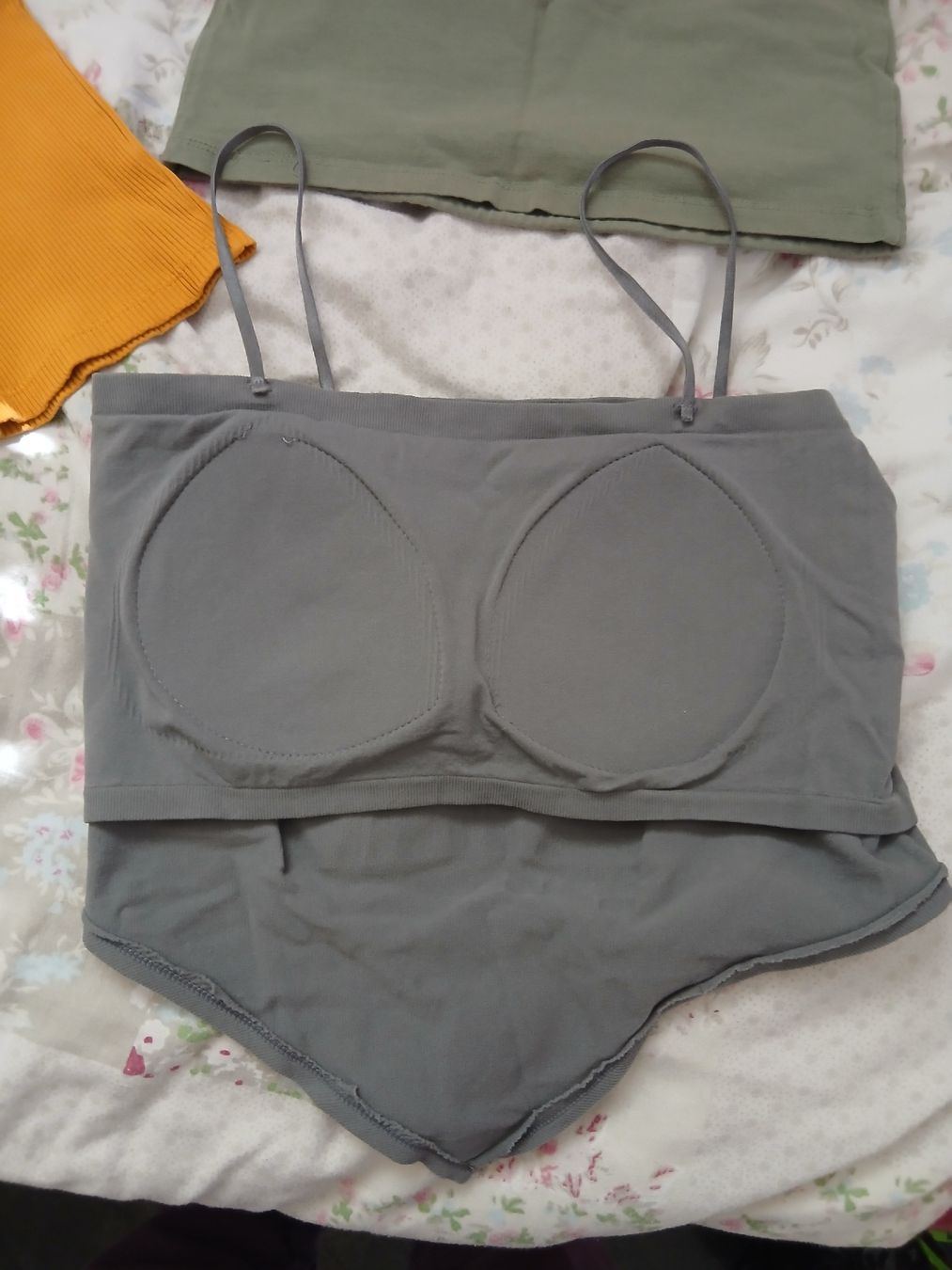 Kleiderpakete: Sommer Set: 3 Crop Tops, verschiedene Farben – Gebraucht aus Galgenen von Liv_Steinauer_1 2