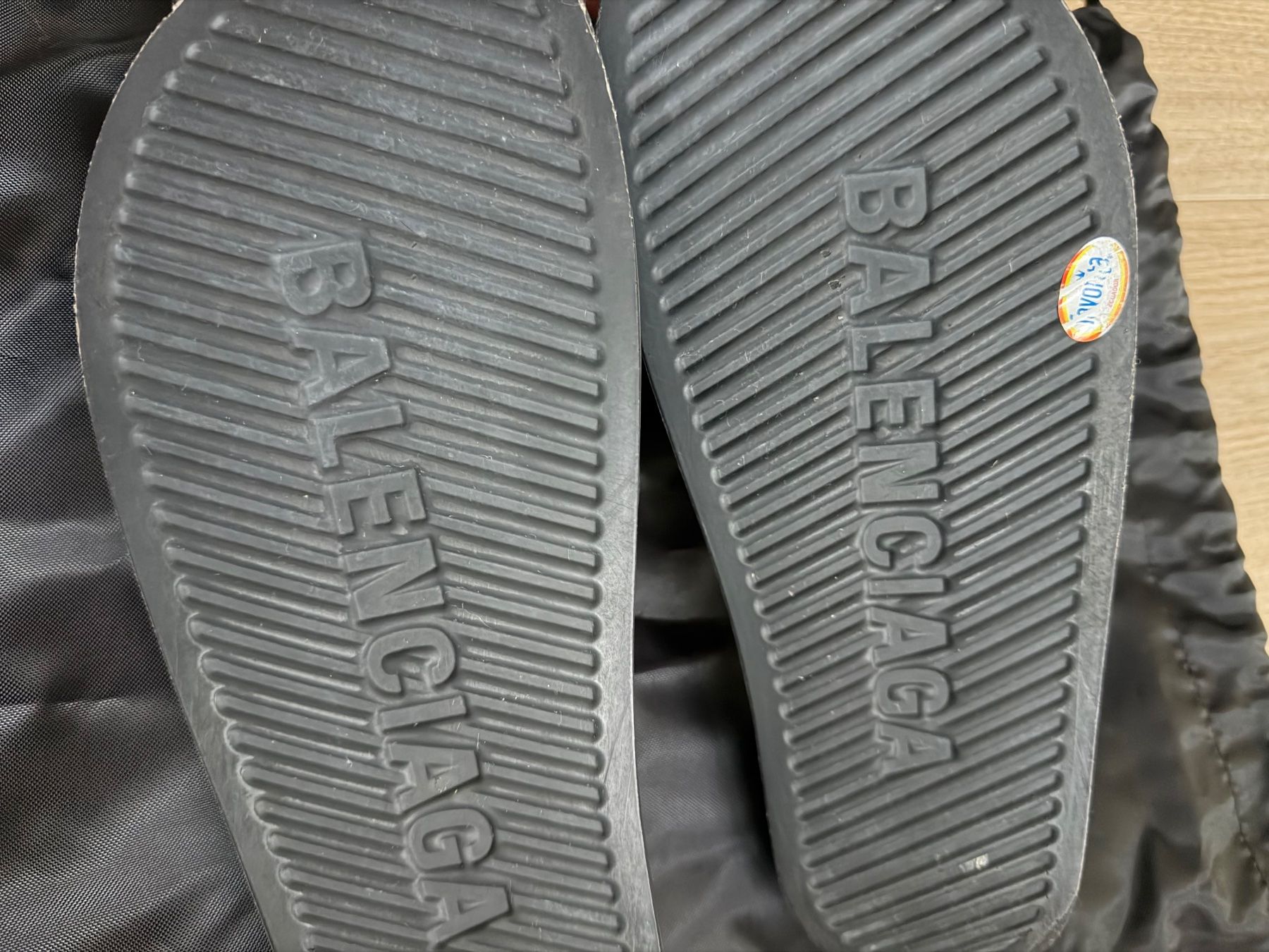 Balenciaga Scarpe da uomo: Balenciaga Herren-Slipper Gr.42 Schwarz – Nuovo (secondo la descrizione) da Littenheid venduto da Ginger9.7 3