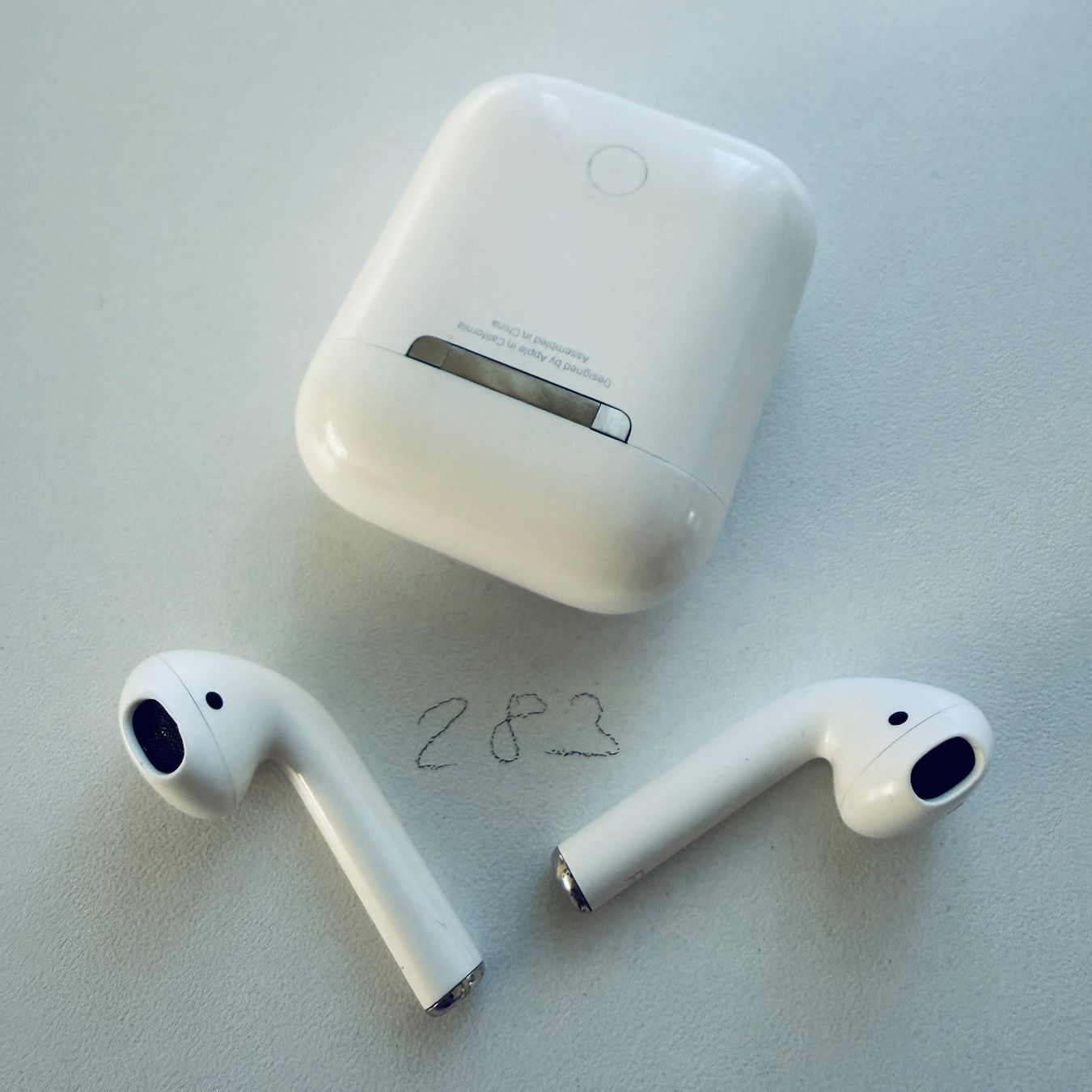 Apple Kopfhörer: Original Apple AirPods 2 Gen. Wireless Kopfhörer & Case – Gebraucht aus Basel von MY.AIRPODS.SHOP 1