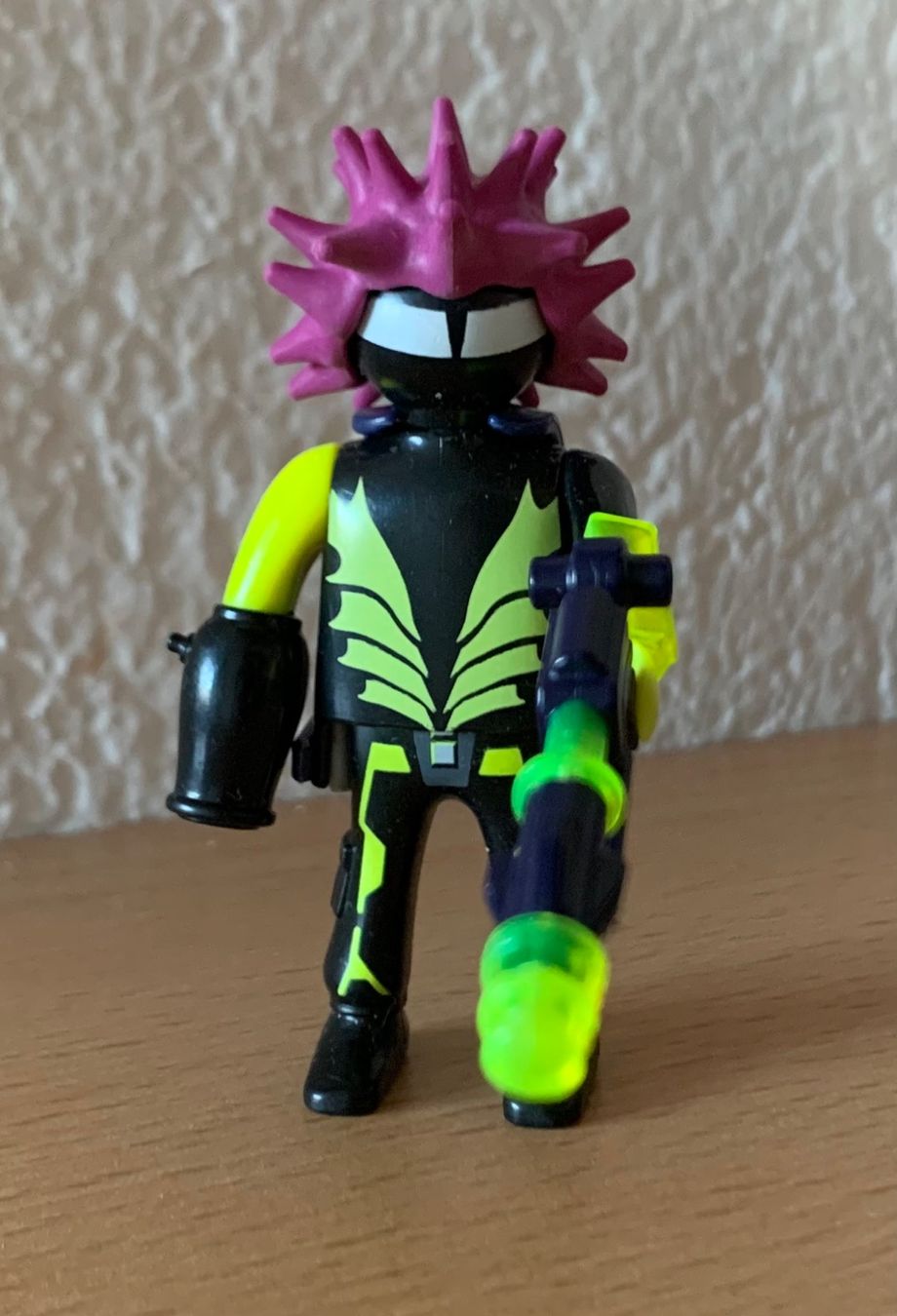 Playmobil Spielzeuge: Playmobil-Figur Alien-Kämpfer 70242v9 – Gebraucht aus Ersigen von Xaya