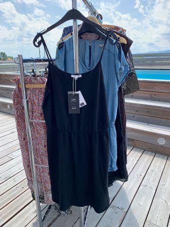Petite robe noire à bretelles T38 neuve