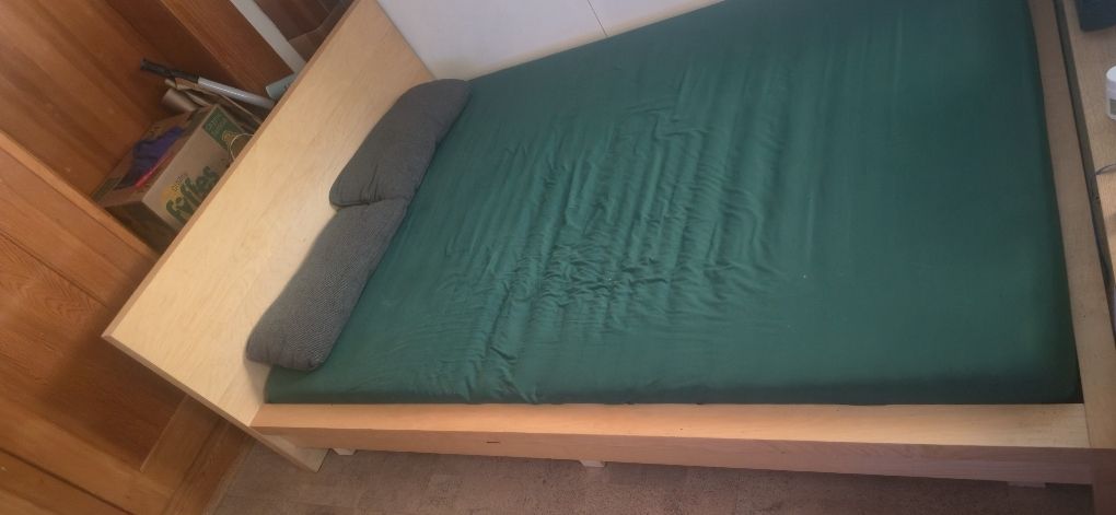 Letti: Bett mit Matratze und Lattenrost – Usato da Kallnach venduto da luk_h572