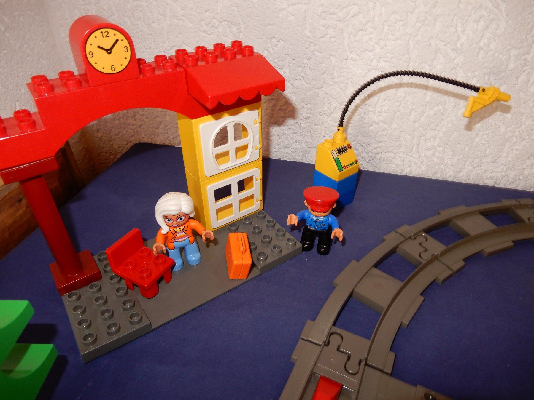 Lego Kit di costruzioni: DUPLO Eisenbahn mit E-Lok 5135, Bahnhof, Schiebezug, Auto – Usato da Senèdes venduto da tintinette43 7