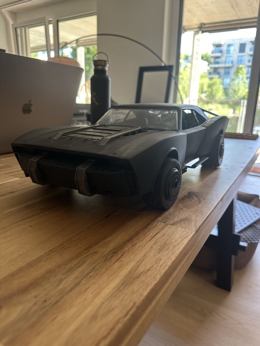 Hot Wheels Modellini d'auto: Hot Wheels RC "The Batman" Batmobile 1:10 (Mattel) – Difettoso da Au ZH venduto da spi_r6rp 1