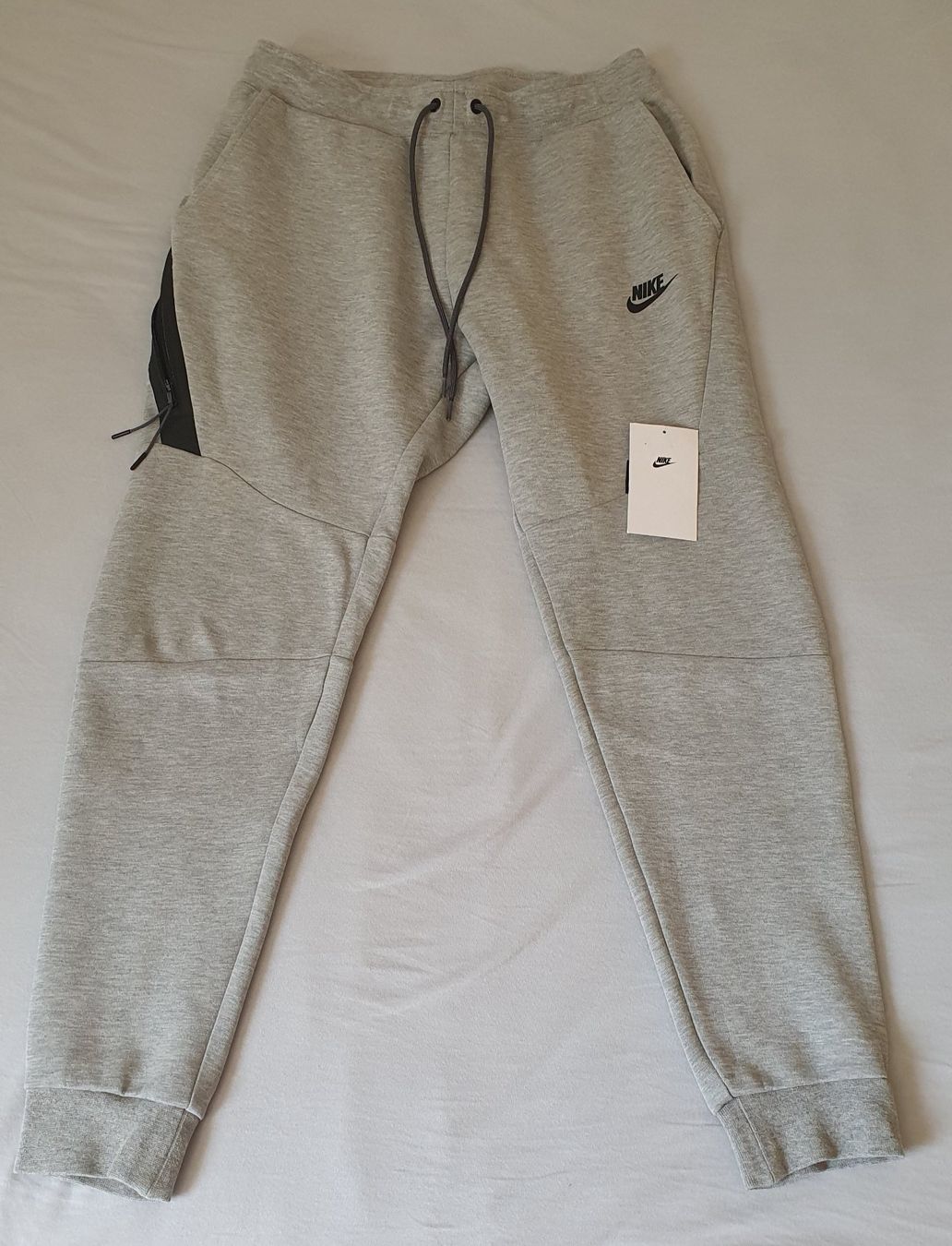 Nike Pantaloni: Nike hose Grösse M aber steht M – Usato da Maienfeld venduto da tobeyl2020 1