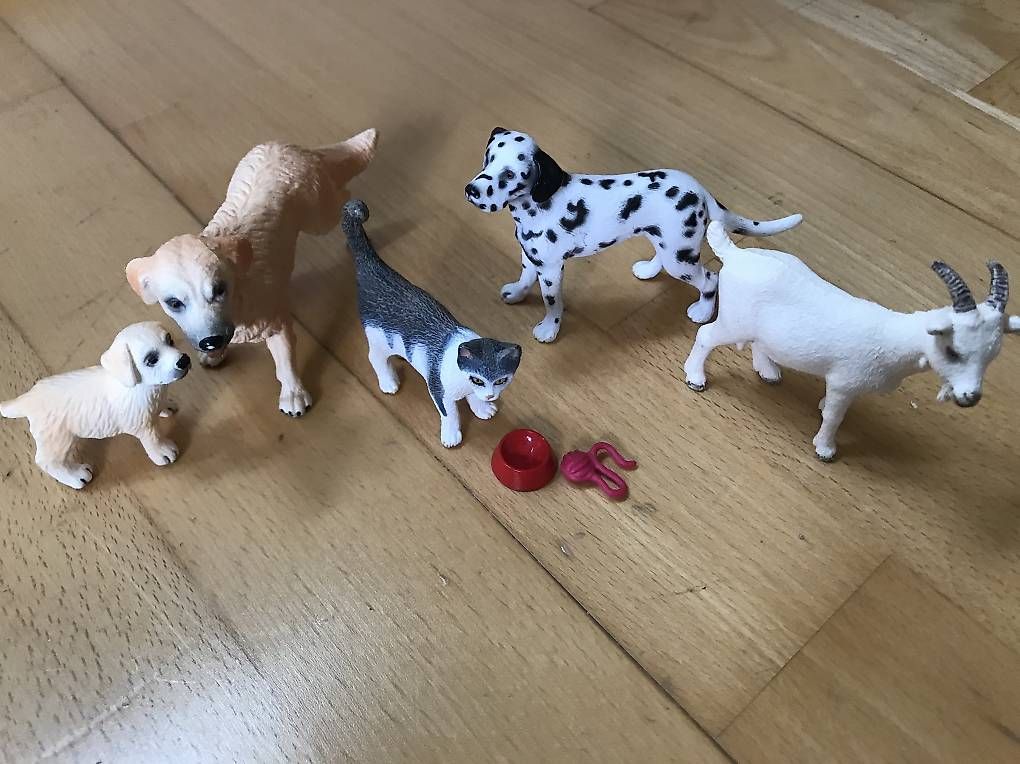 Spielzeuge: Bullyland Occasion Tiere Verschiedenes – Gebraucht aus Wölflinswil von ale_k6q6