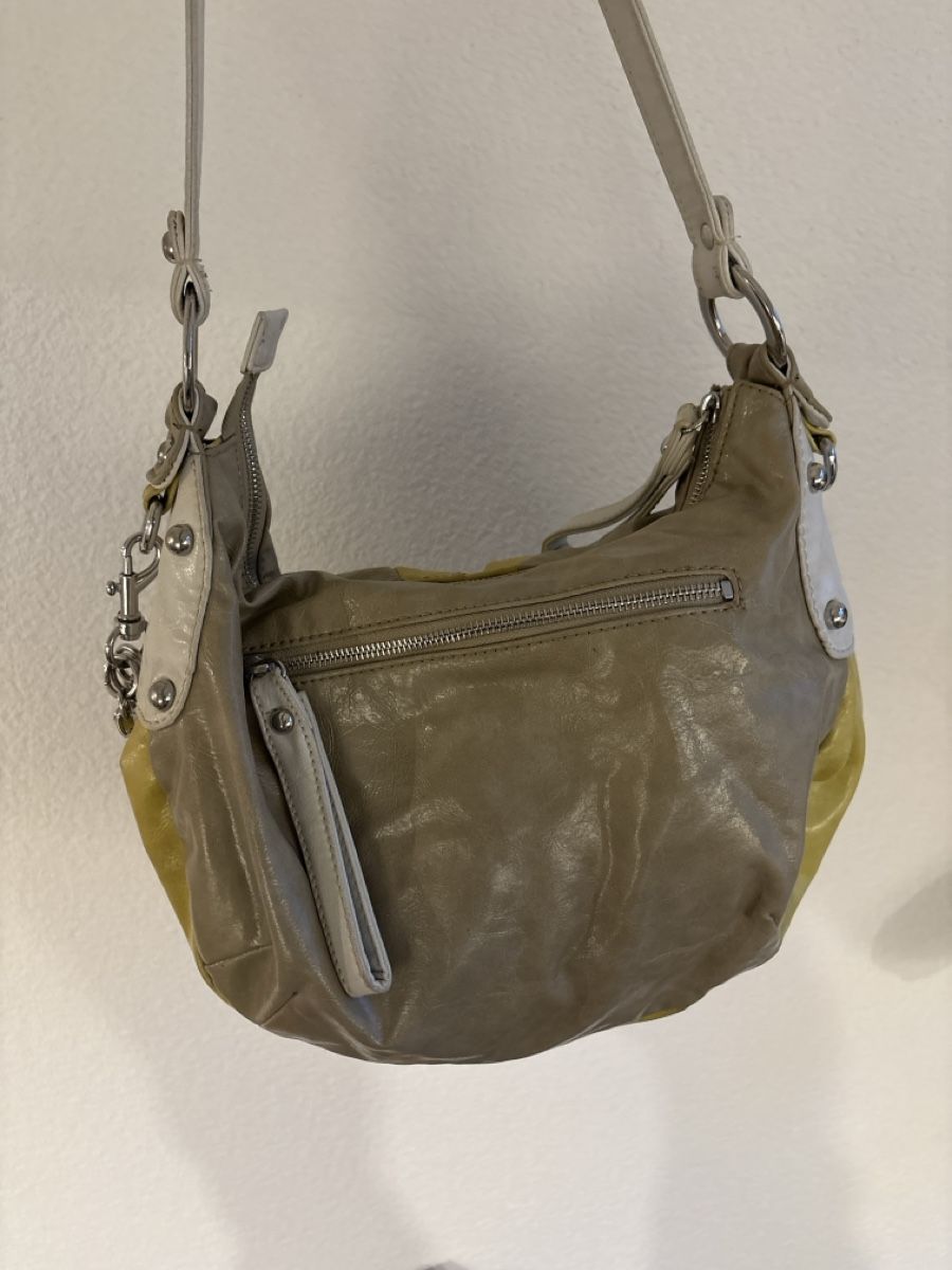 Guess Borse da donna: Guess Vintage Tasche Y2K – Usato da Bern venduto da LoveVintageY2K 2