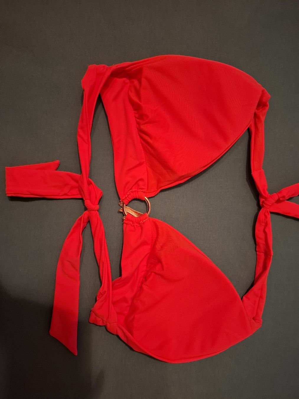 Costumi da bagno & Bikini: Bikini Oberteil 90C – Usato da Ettenhausen TG venduto da Gismolio 2