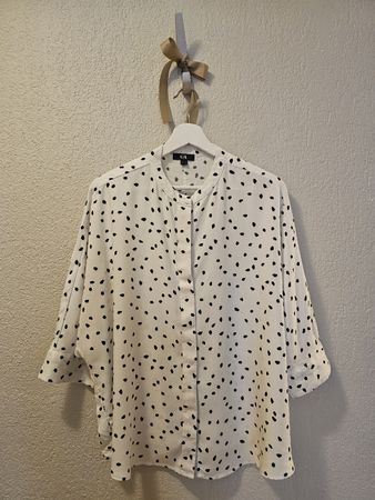 Leichte Bluse von C&A, Gr. 40, Weiss/Schwarz gepunktet,