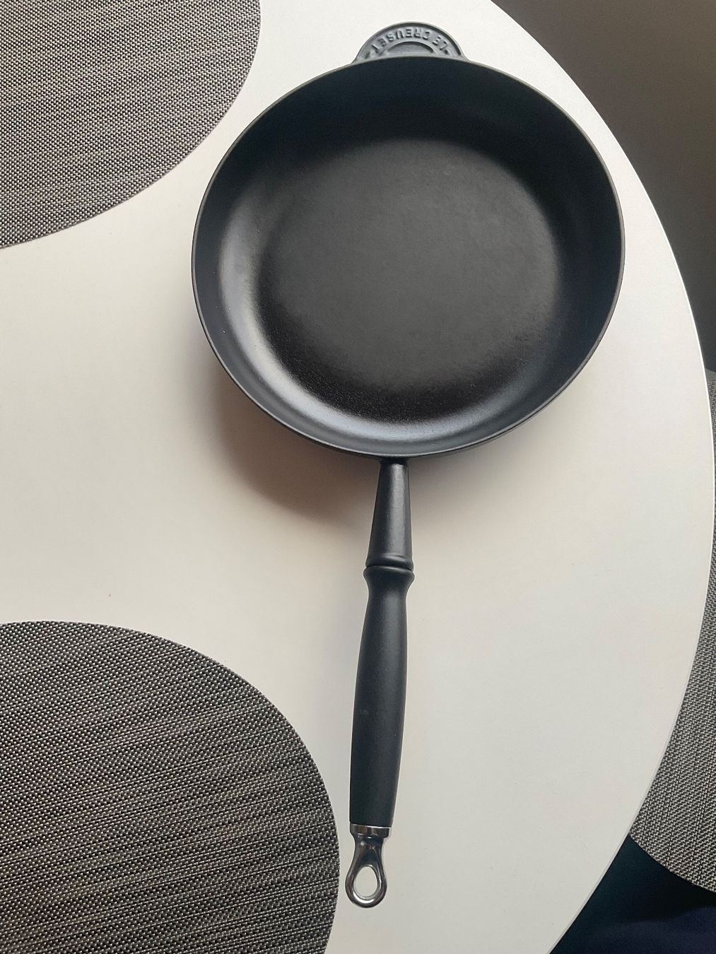 Le Creuset Poêles: LE CREUSET GRILLPFANNE 28 CM – D'occasion à Scuol par Lotus2020