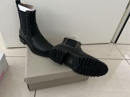 Schwarze ONLY Stiefeletten mit Nieten, Grösse 38