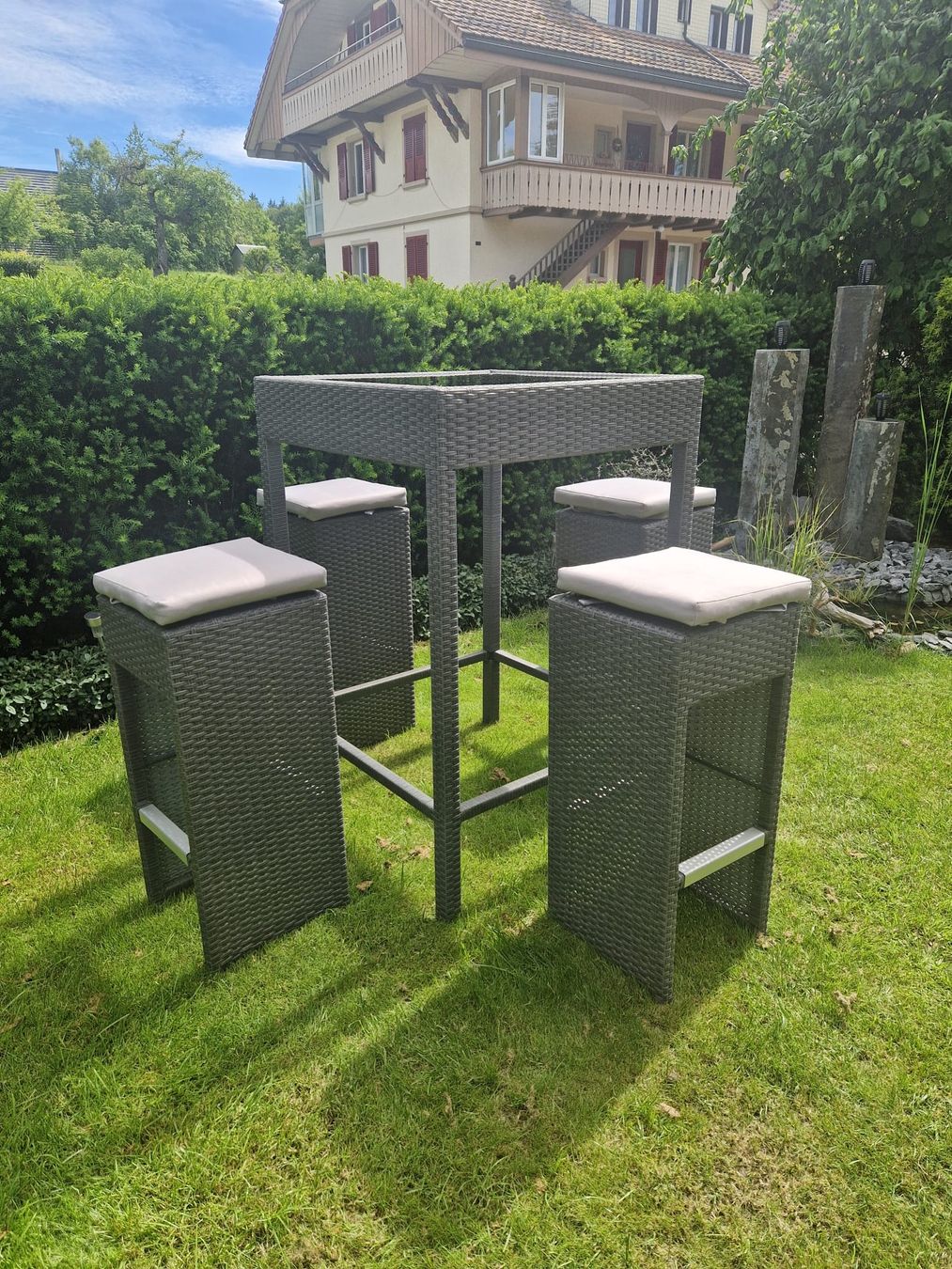 Set di tavolo e panche: Sommer Bar-Set Gartentisch / Stehtisch mit 4 Stühlen – Nuovo (secondo la descrizione) da Münchenbuchsee venduto da Zoups 1
